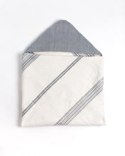 Load image into Gallery viewer, Hooded Baby Towel